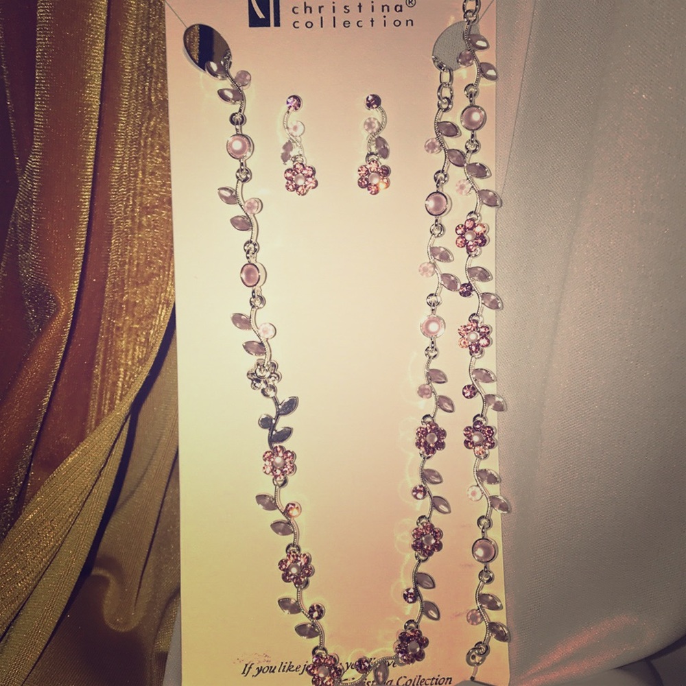 Necklace earrings bracelet